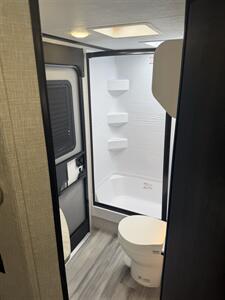 2024 Jayco Jay Feather 27BHB   - Photo 34 - Falcon, CO 80831