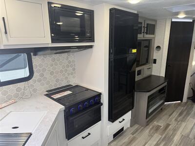2024 Jayco Jay Feather 27BHB   - Photo 30 - Falcon, CO 80831