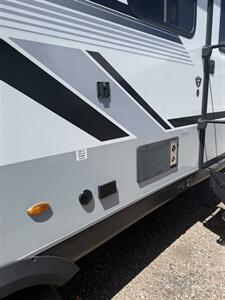 2024 Jayco Jay Feather 27BHB   - Photo 17 - Falcon, CO 80831