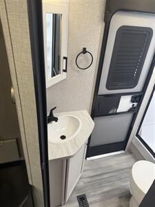 2024 Jayco Jay Feather 27BHB   - Photo 36 - Falcon, CO 80831