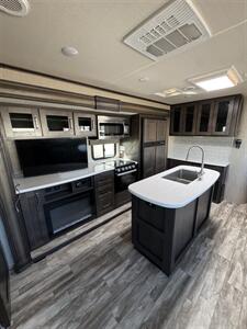 2021 Grand Design RV Reflection 312BHTS - Photo 15 - Falcon, CO 80831