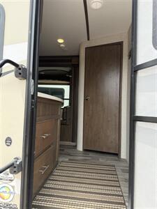 2018 Keystone COUGAR 29BHS - Photo 25 - Falcon, CO 80831