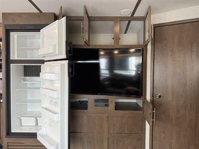 2018 Keystone COUGAR 29BHS - Photo 54 - Falcon, CO 80831