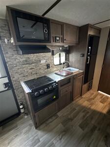 2020 SUNSET PARK RV SUN LITE   - Photo 6 - Falcon, CO 80831