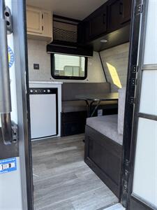 2022 Jayco JAYFLIGHT 154BH SLX   - Photo 13 - Falcon, CO 80831