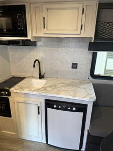 2022 Jayco JAYFLIGHT 154BH SLX   - Photo 16 - Falcon, CO 80831