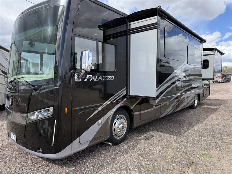 2021 Thor PALAZZO 37.4 FREIGHTLINER  