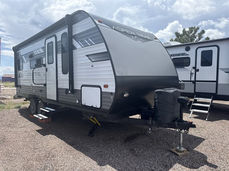 2023 Coachmen Catalina 164rb  