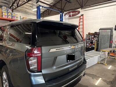2023 Chevrolet Suburban Premier   - Photo 5 - Englewood, CO 80110