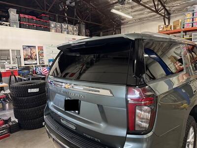 2023 Chevrolet Suburban Premier   - Photo 8 - Englewood, CO 80110