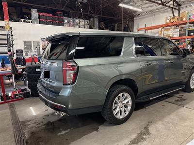 2023 Chevrolet Suburban Premier   - Photo 9 - Englewood, CO 80110