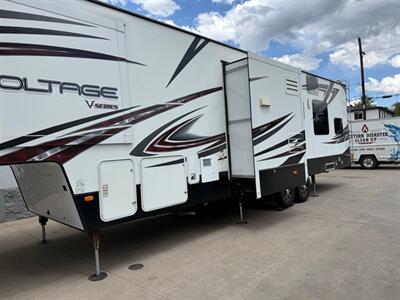 2014 Dutchmen Voltage V3605 - Photo 15 - Englewood, CO 80110