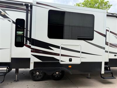 2014 Dutchmen Voltage V3605 - Photo 21 - Englewood, CO 80110