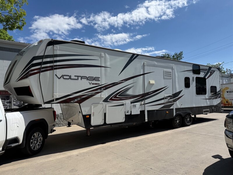 2014 Dutchmen Voltage V3605   - Photo 1 - Englewood, CO 80110