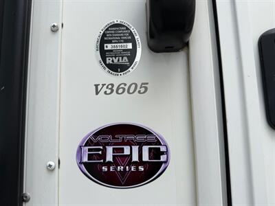 2014 Dutchmen Voltage V3605 - Photo 28 - Englewood, CO 80110
