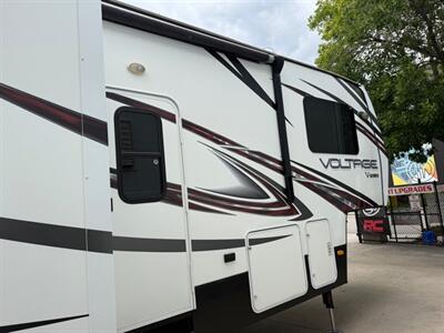 2014 Dutchmen Voltage V3605 - Photo 22 - Englewood, CO 80110