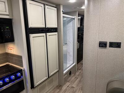 2021 Ford E-450 SD   - Photo 18 - Englewood, CO 80110