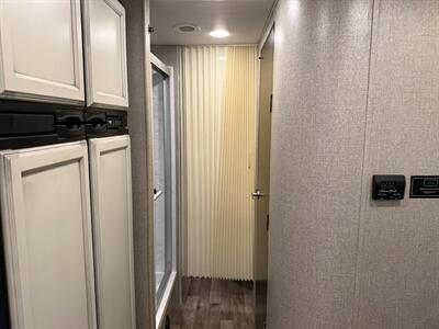 2021 Ford E-450 SD   - Photo 27 - Englewood, CO 80110