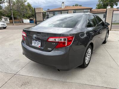 2013 Toyota Camry Hybrid LE   - Photo 5 - Englewood, CO 80110