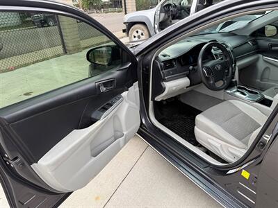 2013 Toyota Camry Hybrid LE   - Photo 11 - Englewood, CO 80110