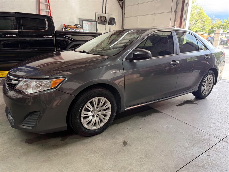 2013 Toyota Camry Hybrid LE  