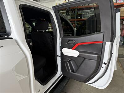 2024 Chevrolet Colorado Custom - Photo 11 - Englewood, CO 80110