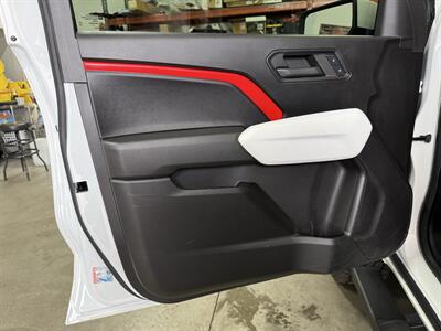 2024 Chevrolet Colorado Custom - Photo 14 - Englewood, CO 80110