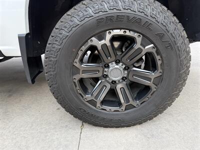 2024 Chevrolet Colorado Custom - Photo 19 - Englewood, CO 80110