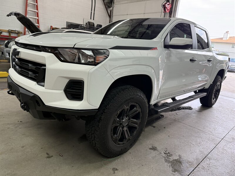 2024 Chevrolet Colorado Custom  