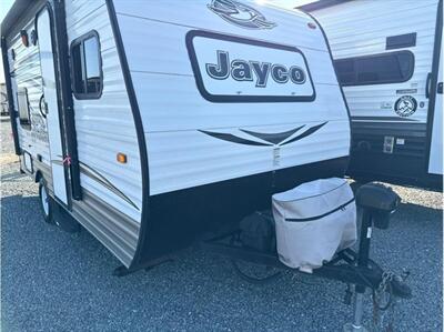 2016 Jayco JAY FLIGHT 154BH   - Photo 2 - Galt, CA 95632