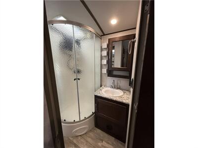 2018 Forest River Surveyor 265RLDS   - Photo 11 - Galt, CA 95632