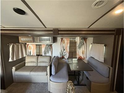 2018 Forest River Surveyor 265RLDS   - Photo 14 - Galt, CA 95632