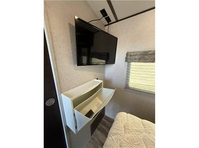 2018 Forest River Surveyor 265RLDS   - Photo 6 - Galt, CA 95632