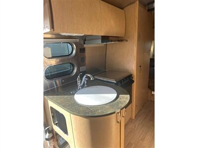 2016 Airstream FLYING CLOUD 23D   - Photo 12 - Galt, CA 95632