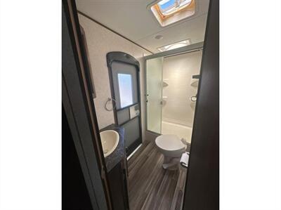 2017 Jayco JAY FLIGHT 28BHBE   - Photo 6 - Galt, CA 95632