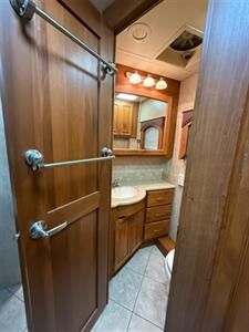 2025 Monaco 40PDQ   - Photo 18 - Galt, CA 95632