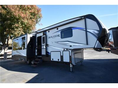 2018 Keystone AVALANCHE 320RS   - Photo 1 - Galt, CA 95632