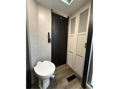 2021 HIGHLAND RIDGE MESA RIDGE 264RLS   - Photo 5 - Galt, CA 95632