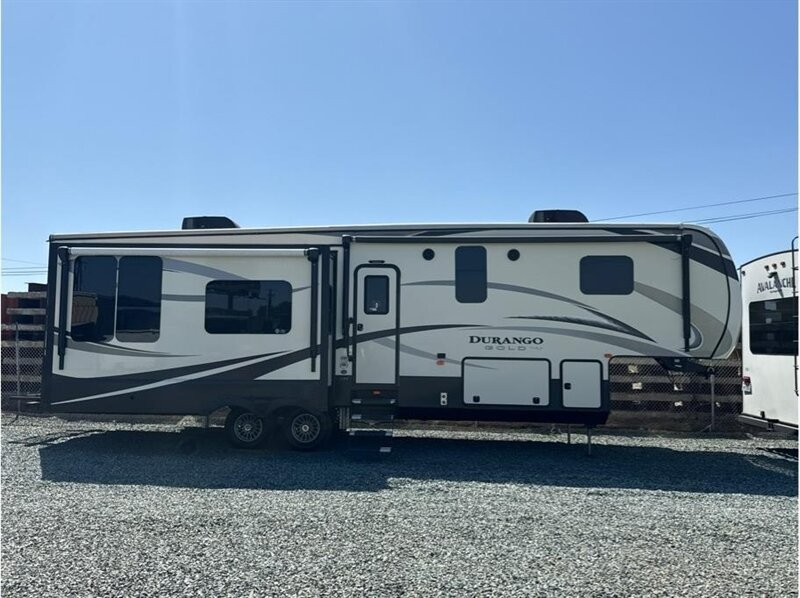 2017 KZ DURANGO GOLD 353RKT - Photo 1 - Galt, CA 95632