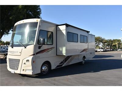 2018 Winnebago VISTA 32Y   - Photo 2 - Galt, CA 95632