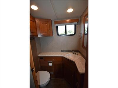 2018 Winnebago VISTA 32Y   - Photo 13 - Galt, CA 95632