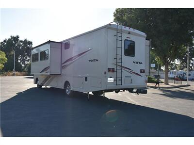 2018 Winnebago VISTA 32Y   - Photo 4 - Galt, CA 95632