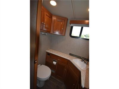 2018 Winnebago VISTA 32Y   - Photo 12 - Galt, CA 95632