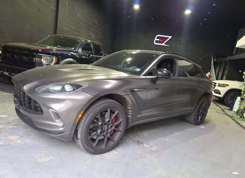 2021 Aston Martin DBX  