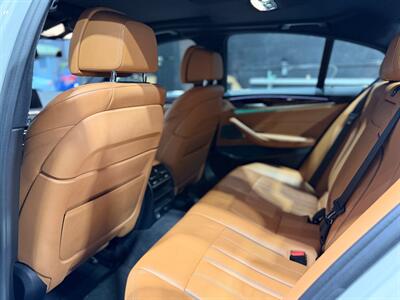 2019 BMW 5 Series 540i xDrive - Photo 9 - College Point, NY 11356