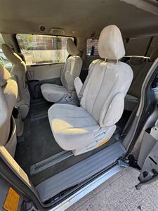 2011 Toyota Sienna LE 8-Passenger - Photo 6 - College Point, NY 11356
