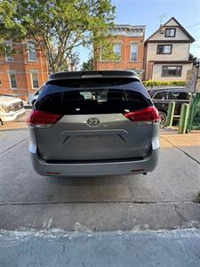 2011 Toyota Sienna LE 8-Passenger - Photo 4 - College Point, NY 11356