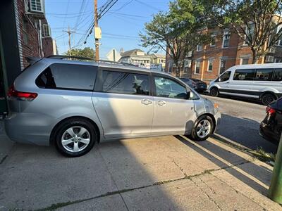 2011 Toyota Sienna LE 8-Passenger - Photo 3 - College Point, NY 11356