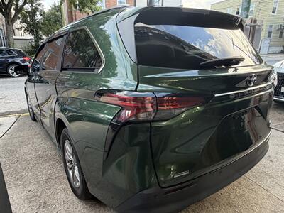 2021 Toyota Sienna XLE 8-Passenger - Photo 8 - College Point, NY 11356