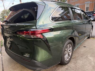 2021 Toyota Sienna XLE 8-Passenger - Photo 7 - College Point, NY 11356